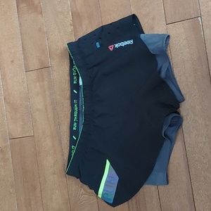 Reebok 2 in 1 Running Shorts Black with Gray Lining Size M Speedwick